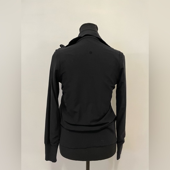 Lululemon reversible jacket - Picture 3 of 9